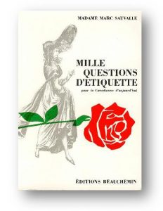 couverture de livre blanche au premier plan une rose rouge et une tige verte et à l'arrière plan une jeune fille vêtue d'une robe du début du 20e siècle.